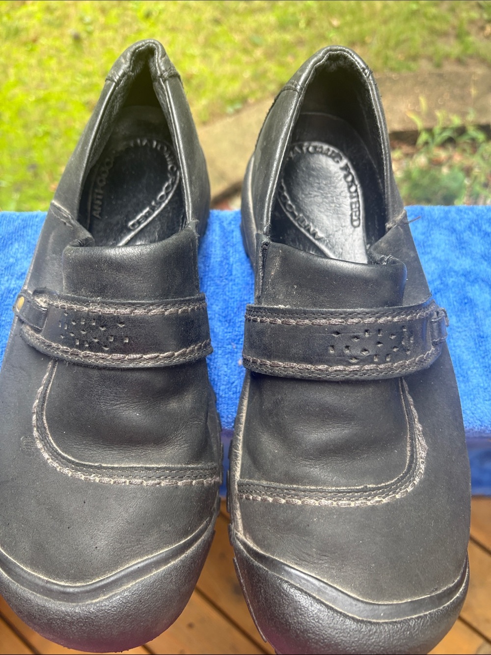 Women’s Black Leather Slip-On Casual Shoes